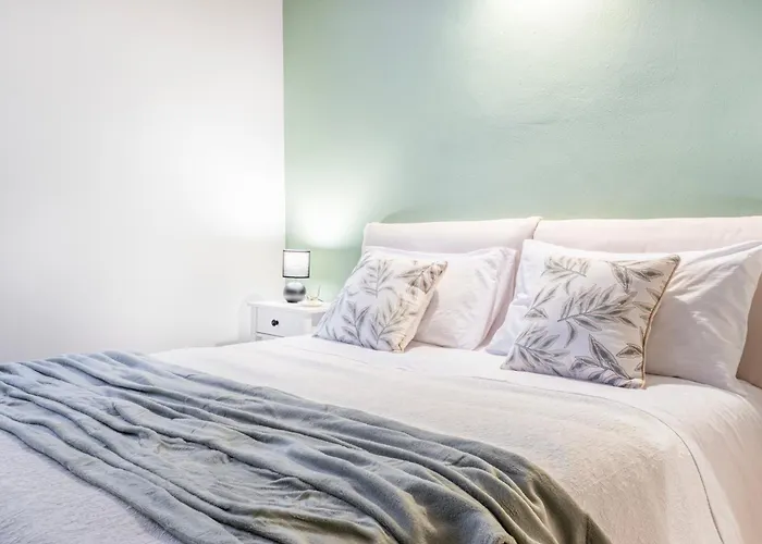 アパート Ghirlandina - La Casa Dell'esteta モデナ