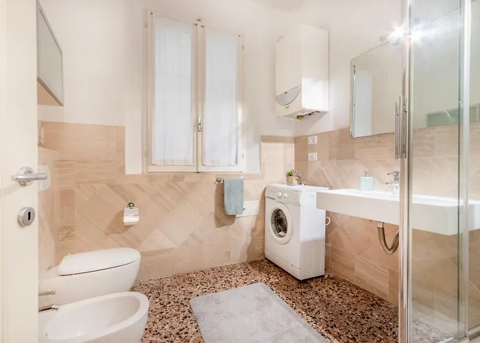 Ghirlandina - La Casa Dell'esteta * Модена